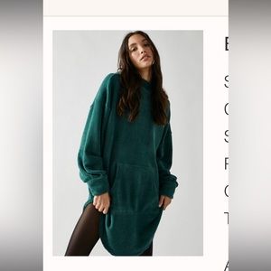 Everywhere Hoodie- 2 sizes 2 colors